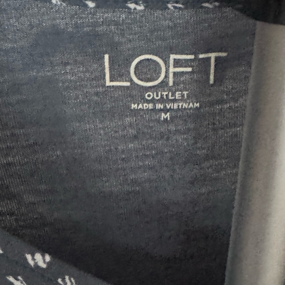 LOFT Charcoal Patterned Top - Picture 4 of 4